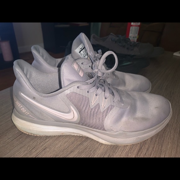 Woman’s Nike training grey 9 - Picture 2 of 3